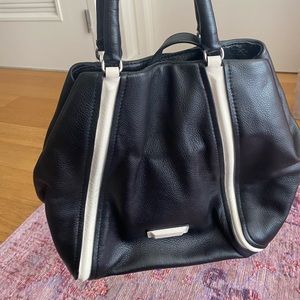 Black Marc By Marc Jacobs Leather shoulder bag with ivory accents